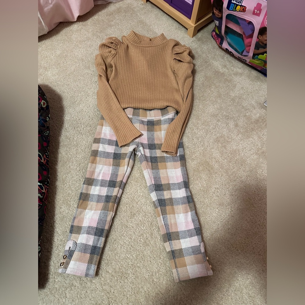Janie & Jack Toddler girls outfit (two piece) size 4-6t